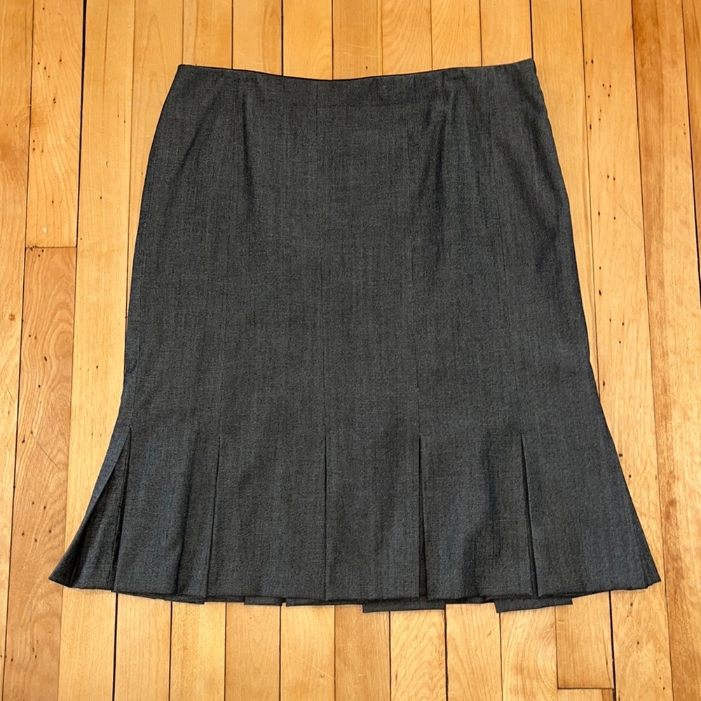 GAP gray pencil skirt in wool/cotton blend